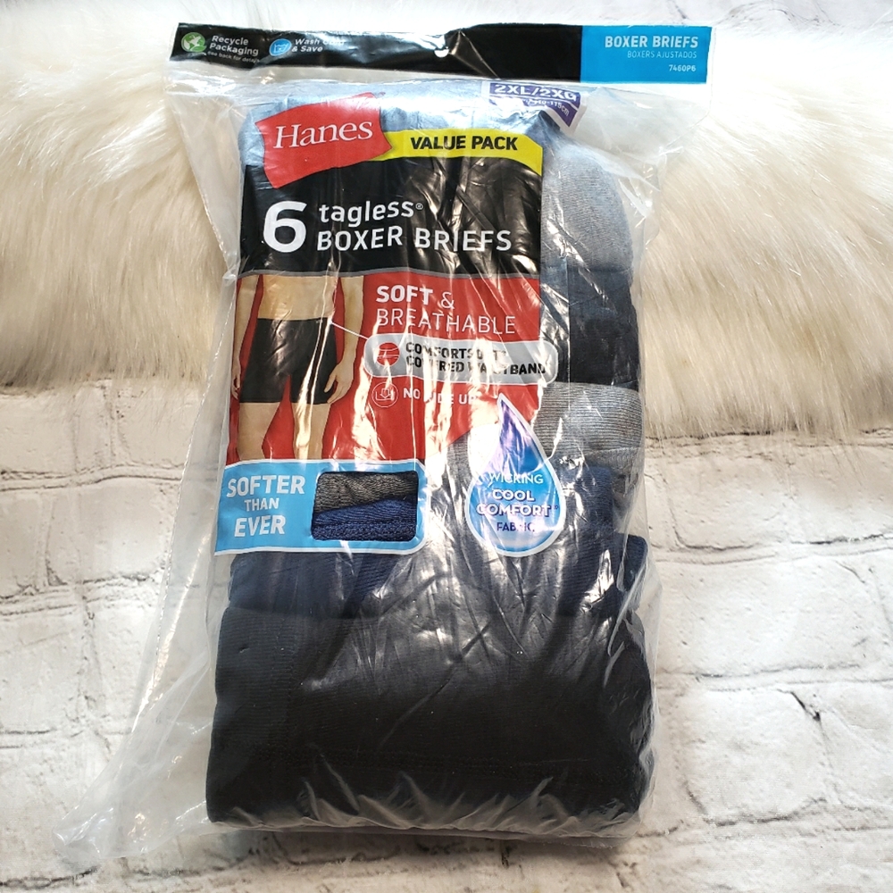 Hanes Men's tagless boxer briefs.